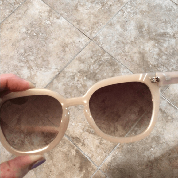 NEW! Rare Quay Noosa pale pink and brown sunglasses main image 4